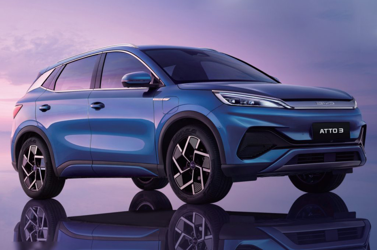 BYD Atto 3 front quarter 